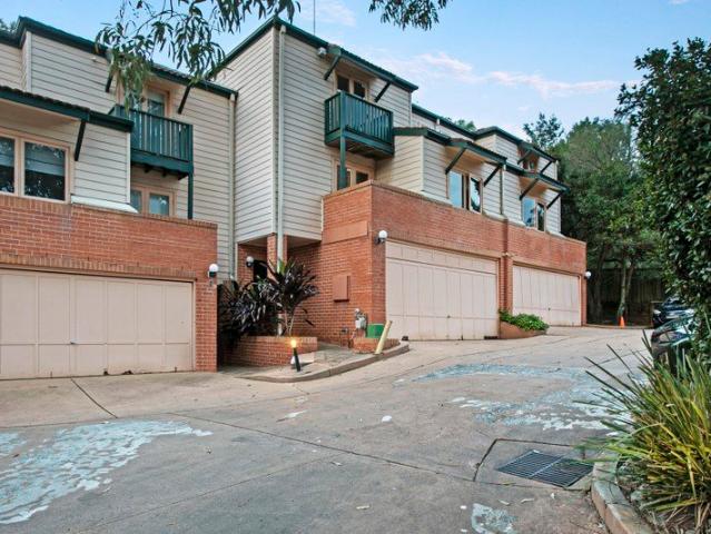 Townhouse for rent in Sydney, New South Wales