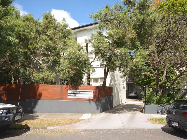 Apartment for rent in St Kilda East, Melbourne