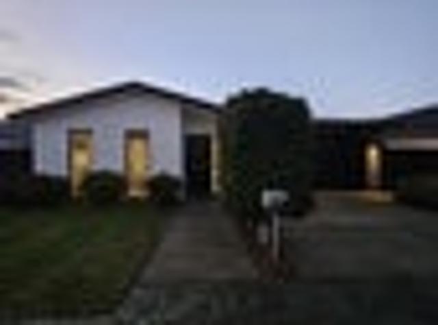 House for sale in Chaslands, Canterbury
