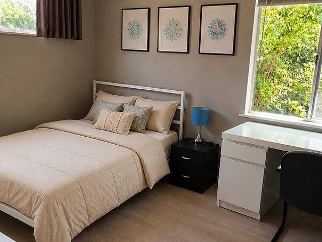 Room for rent in Canoga Park, California