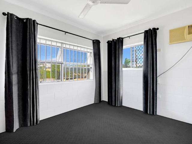 Apartment for rent in Cairns North, Cairns