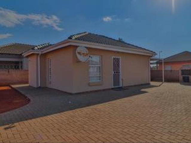 House for sale in Akasia, Gauteng