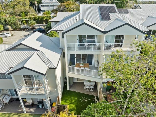 Townhouse for sale in Toombul, Queensland