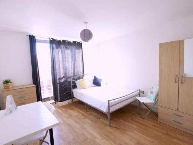 Room for rent in Limehouse, Greater London