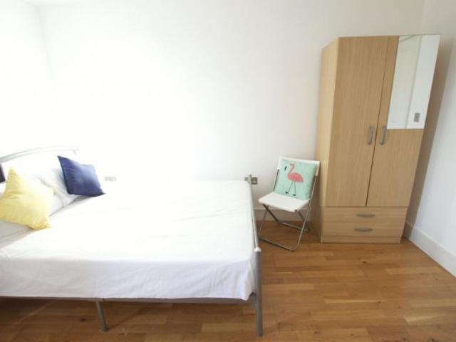 Room for rent in Limehouse, Greater London