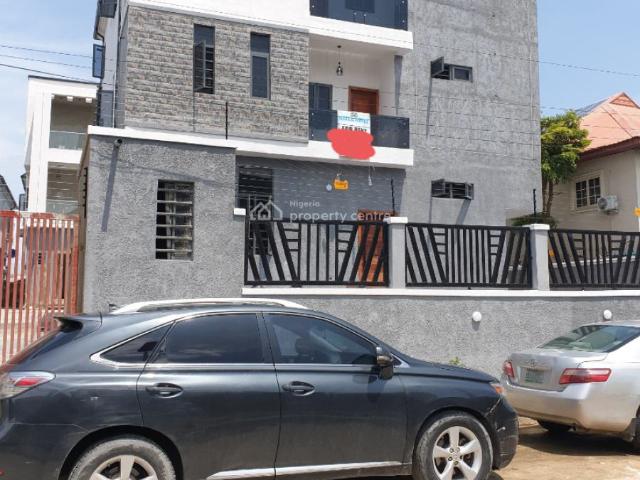 Flat for rent in Eti Osa, Lagos