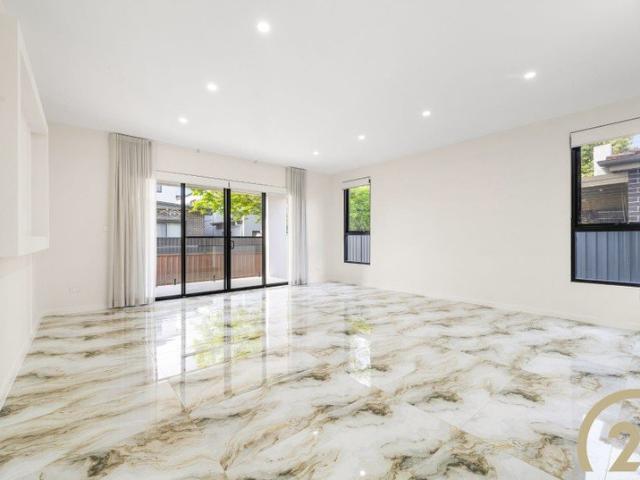 Duplex for rent in Fairfield Heights, Sydney