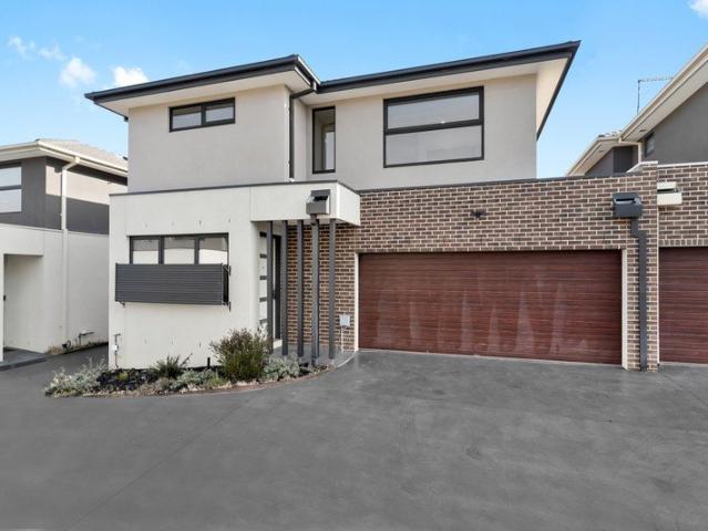 Townhouse for sale in Camerons Creek, Victoria