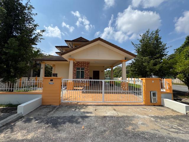 Bungalow for rent in Wellesley, Penang