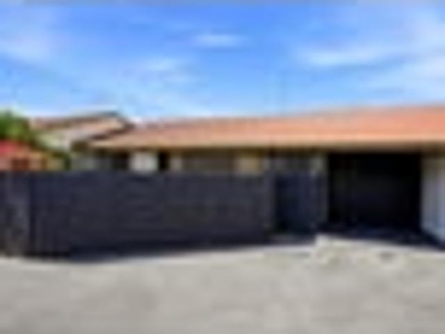 House for sale in Edgeware, Linwood-Central-Heathcote Community