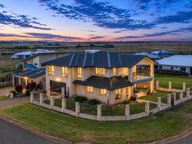 House for sale in Elliott Heads, Queensland