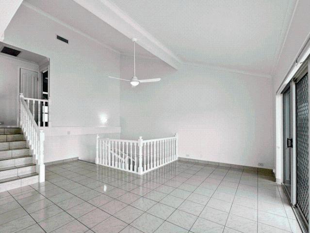 Townhouse for rent in Miami, Gold Coast City