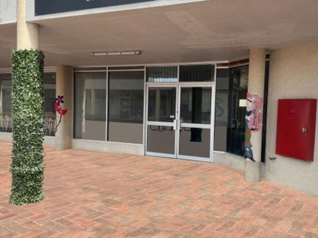Retail for rent in Lakes Entrance, Victoria