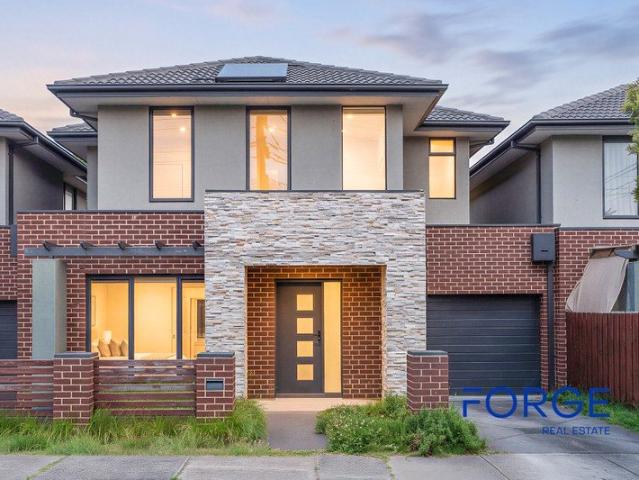 Townhouse for sale in Oakleigh East, Melbourne