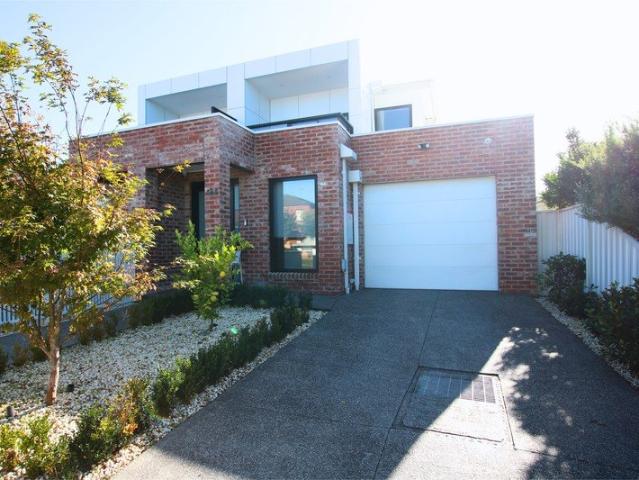 Townhouse for rent in Camerons Creek, Victoria