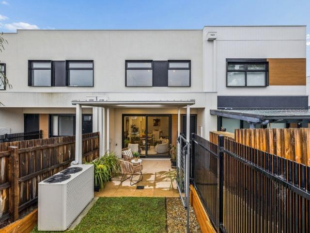 Townhouse for sale in Camerons Creek, Victoria