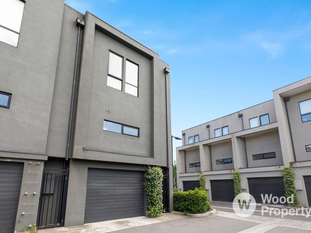 Townhouse for sale in Maidstone, Melbourne