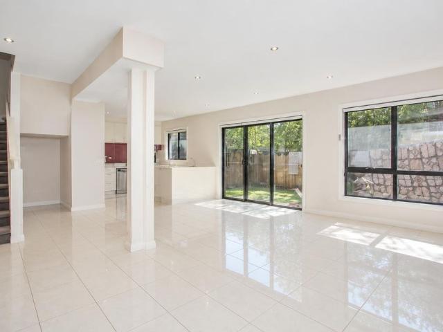 Townhouse for rent in Broadmeadows, Melbourne