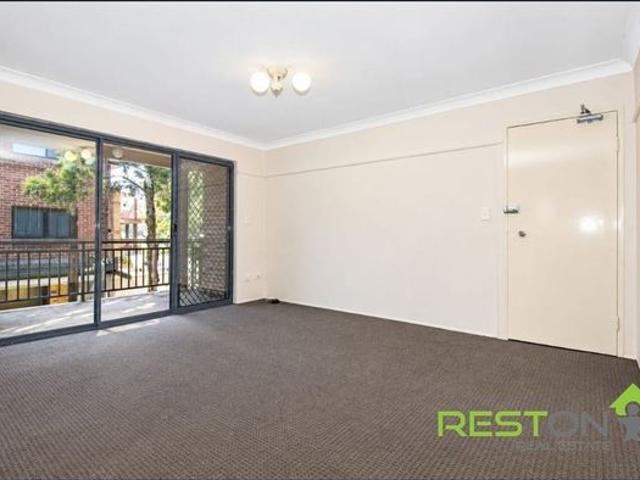 Apartment for rent in Toongabbie, Sydney