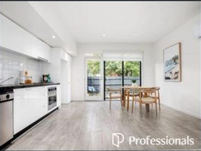 Townhouse for rent in Camerons Creek, Victoria