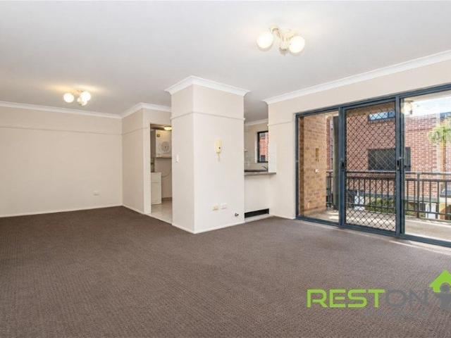 Apartment for rent in Toongabbie, Sydney