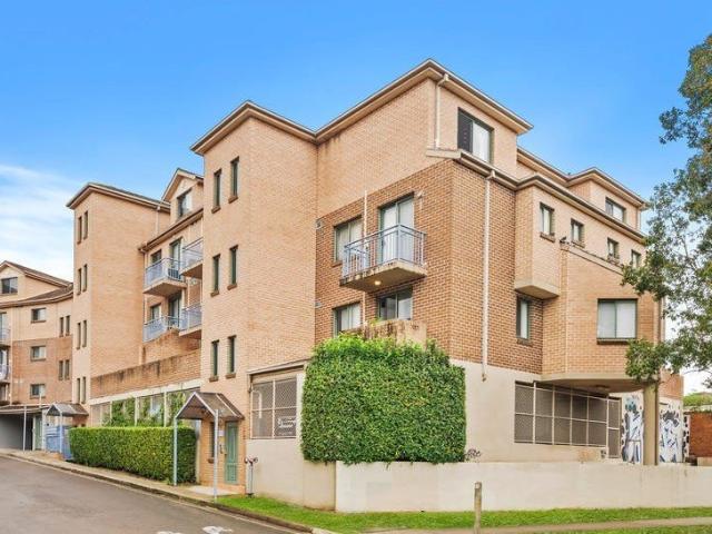 Apartment for rent in Toongabbie, Sydney