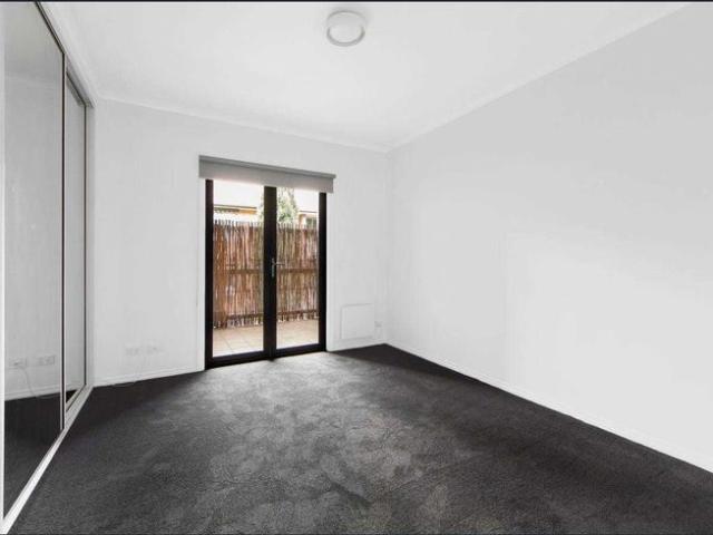 Apartment for rent in St Kilda East, Melbourne