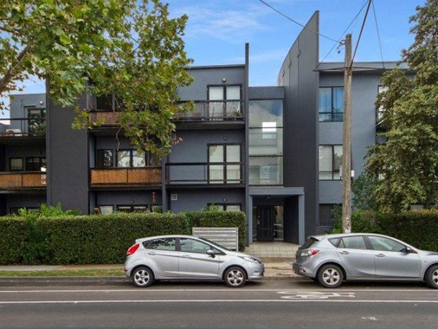 Apartment for rent in St Kilda East, Melbourne