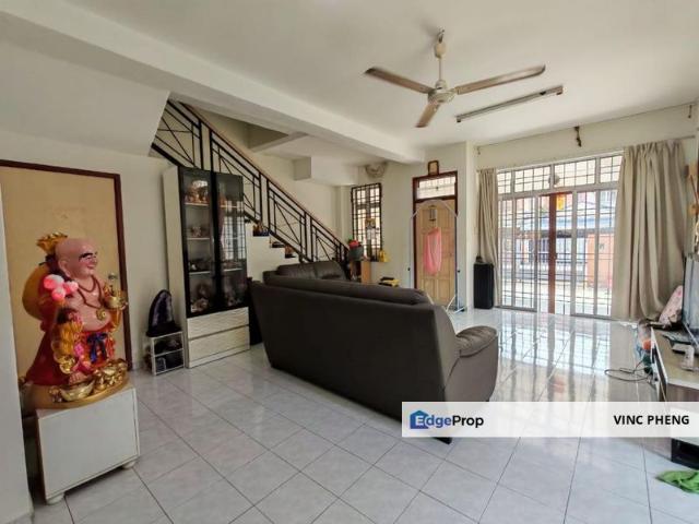House for sale in Malaka