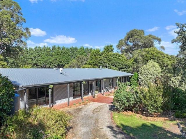 Cottage for sale in Torwood