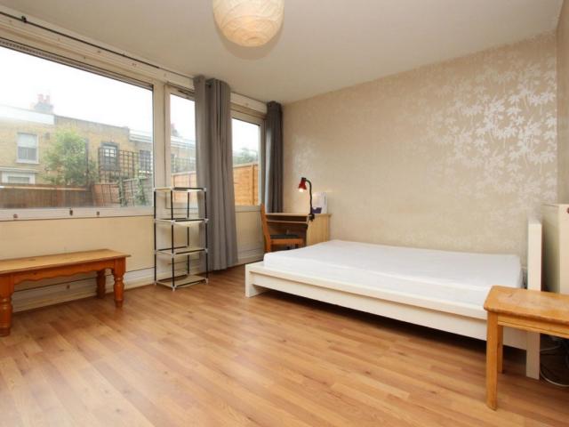 Room for rent in Old Ford, Mile End