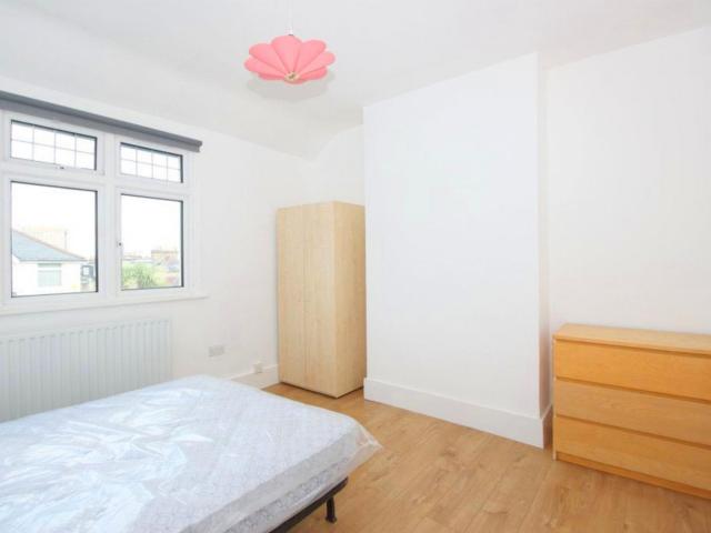 Room for rent in London Borough of Lewisham, Ladywell