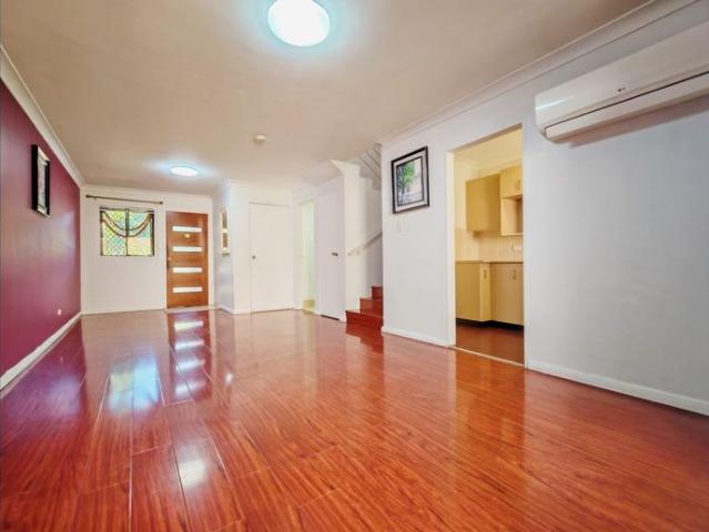 Townhouse for rent in Sydney, New South Wales