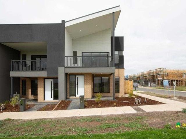 Townhouse for sale in Camerons Creek, Victoria