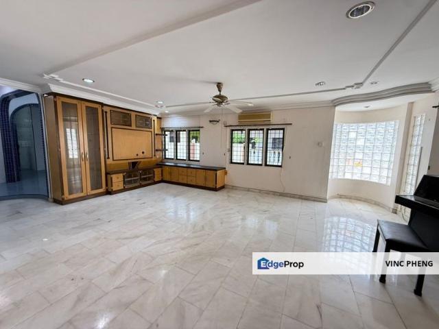House for sale in Malaka