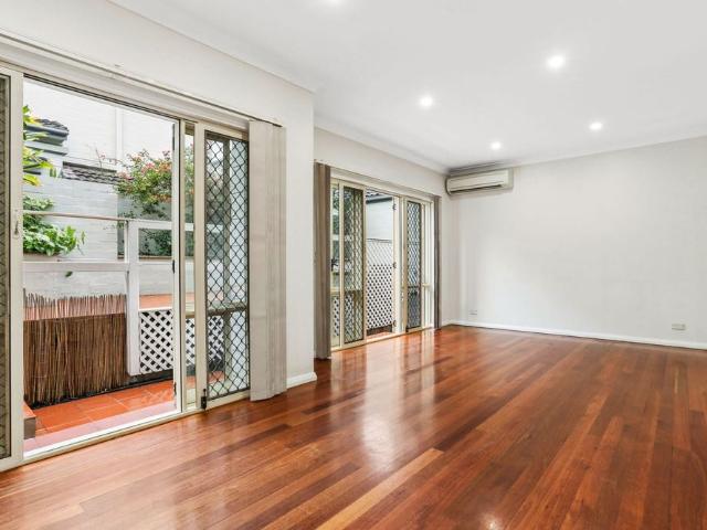Townhouse for rent in Sydney, New South Wales