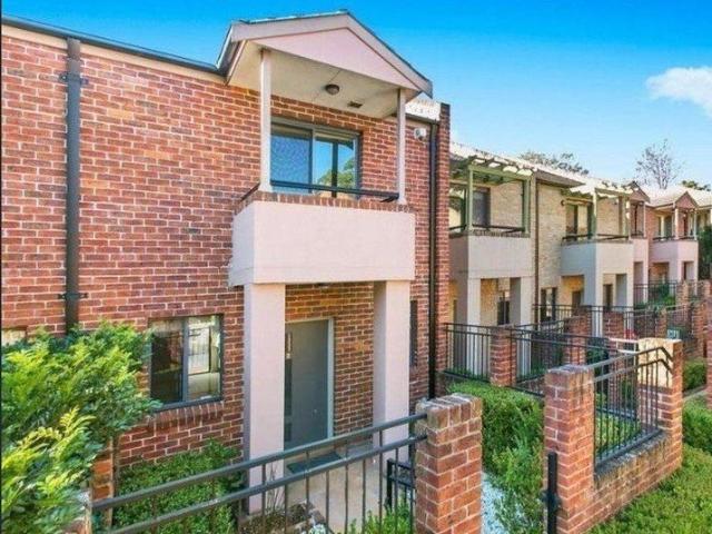 Townhouse for rent in Wahroonga, Sydney
