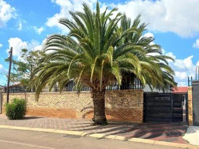 House for sale in Vosloorus, Gauteng