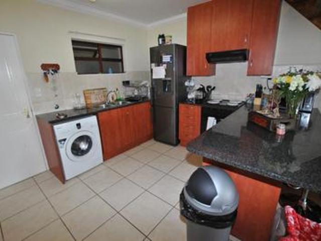 Apartment for rent in Paulshof, Sandton