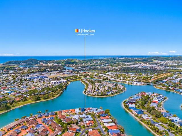 Duplex for sale in Elanora, Gold Coast City
