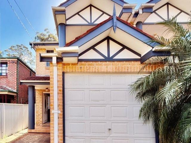 Duplex for rent in Sydney, New South Wales