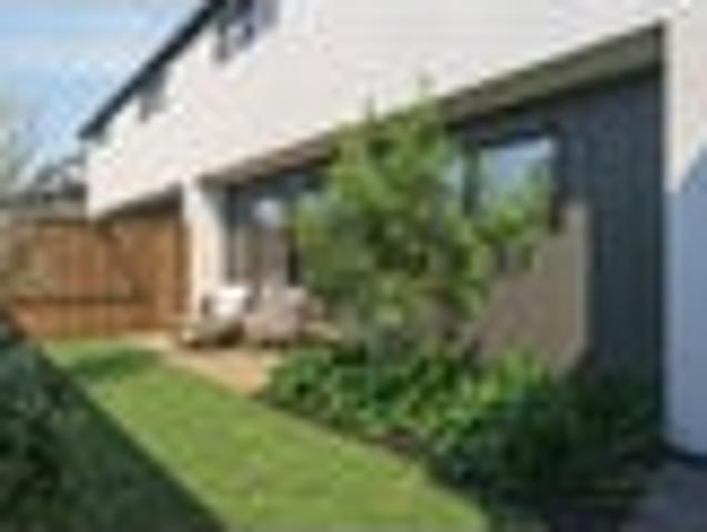 Townhouse for sale in Edgeware, Canterbury