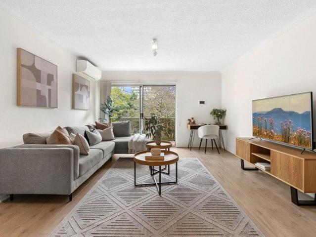 Apartment for sale in Lower North Shore, Sydney