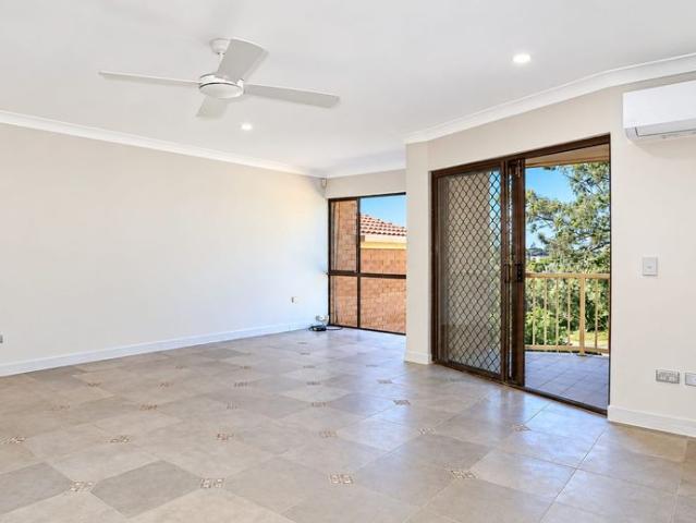 Townhouse for rent in Highland Park, Gold Coast City