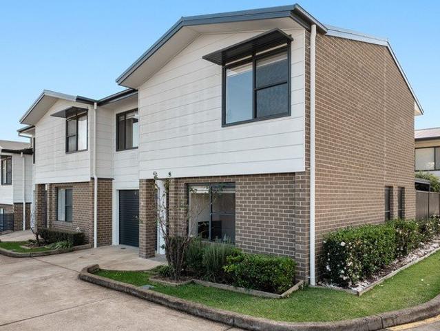 Townhouse for sale in Ambergate, New South Wales
