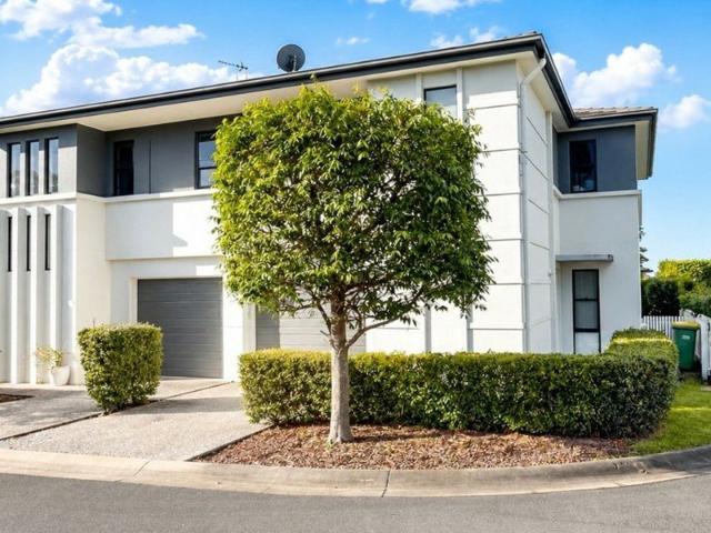 Townhouse for sale in Fernbrook, Queensland