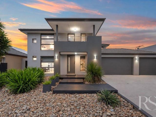 House for sale in Taylors Hill, Melbourne