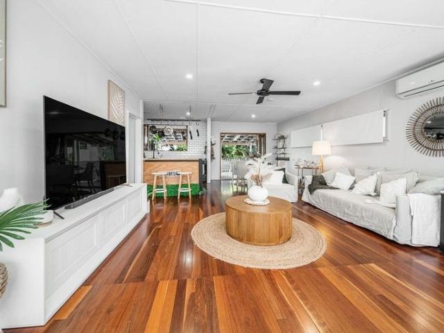House for sale in Sunshine Coast, Caloundra