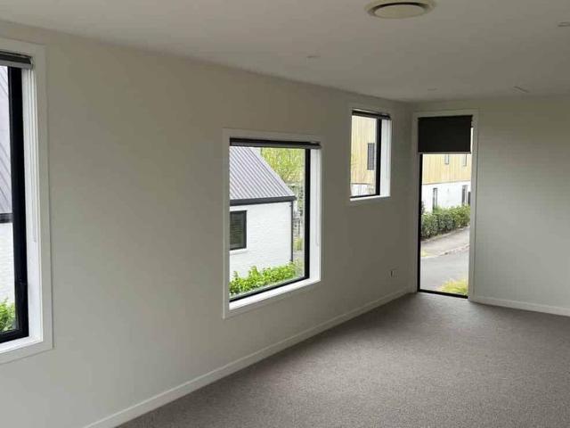 House for rent in Paremoremo, Oroua County