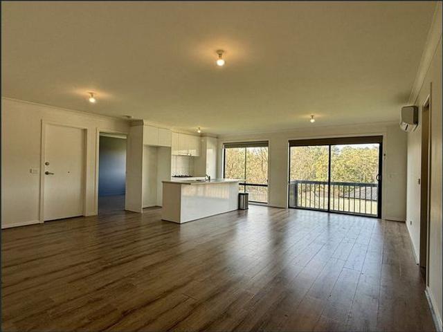 House for rent in Churchill, Victoria